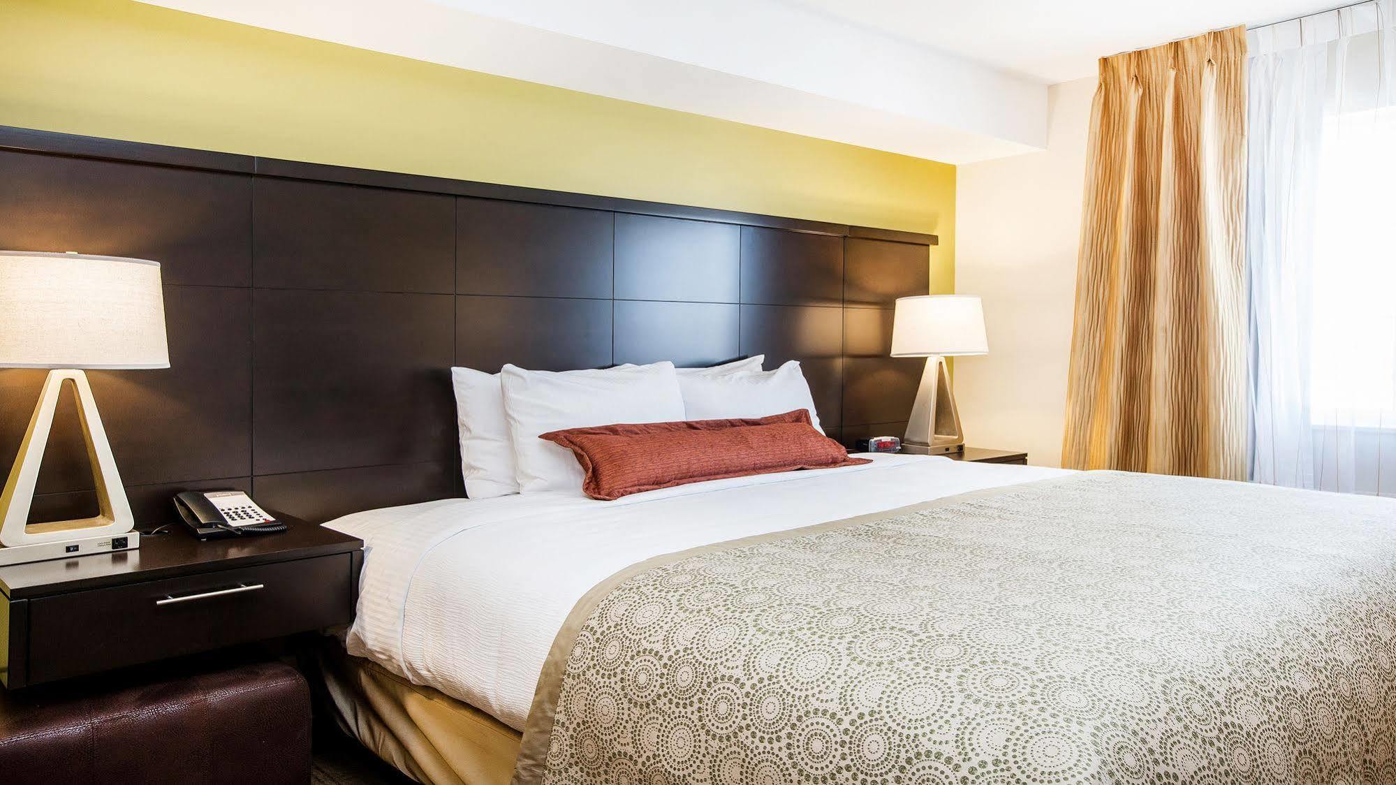 Staybridge Suites West Edmonton By Ihg Exterior foto